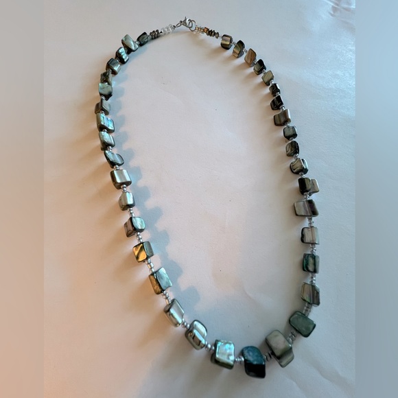 Simple grey shell necklace 20” L - Picture 1 of 6